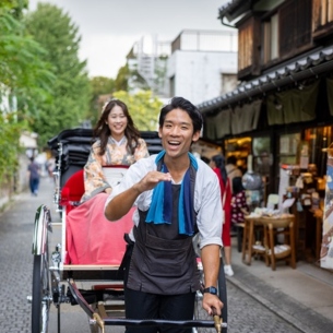 Rickshaw, rikisha, jinrikisha iStock 1931523717