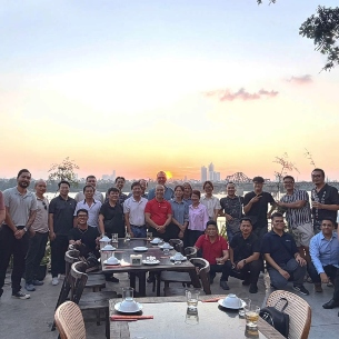 VN Hanoi Guide Training 305 305